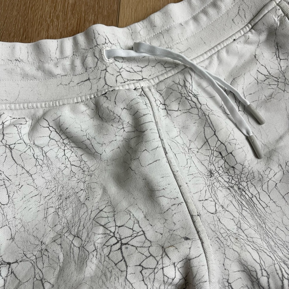Lululemon Patterned Drawstring Shorts - Picture 2 of 5